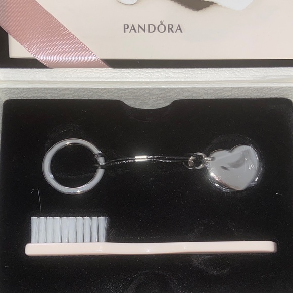 Pandora White Box with Pink Accent key chain and brush - Picture 3 of 4